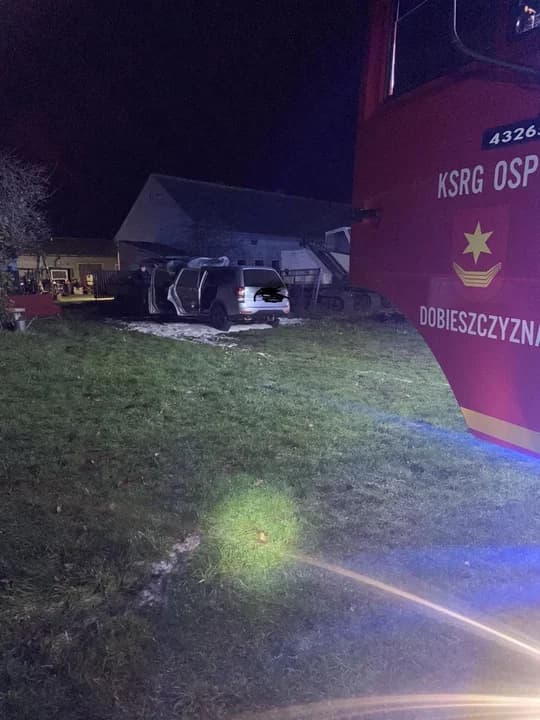 Pożar samochodu w Suchej — zdjęcie 2 z 3