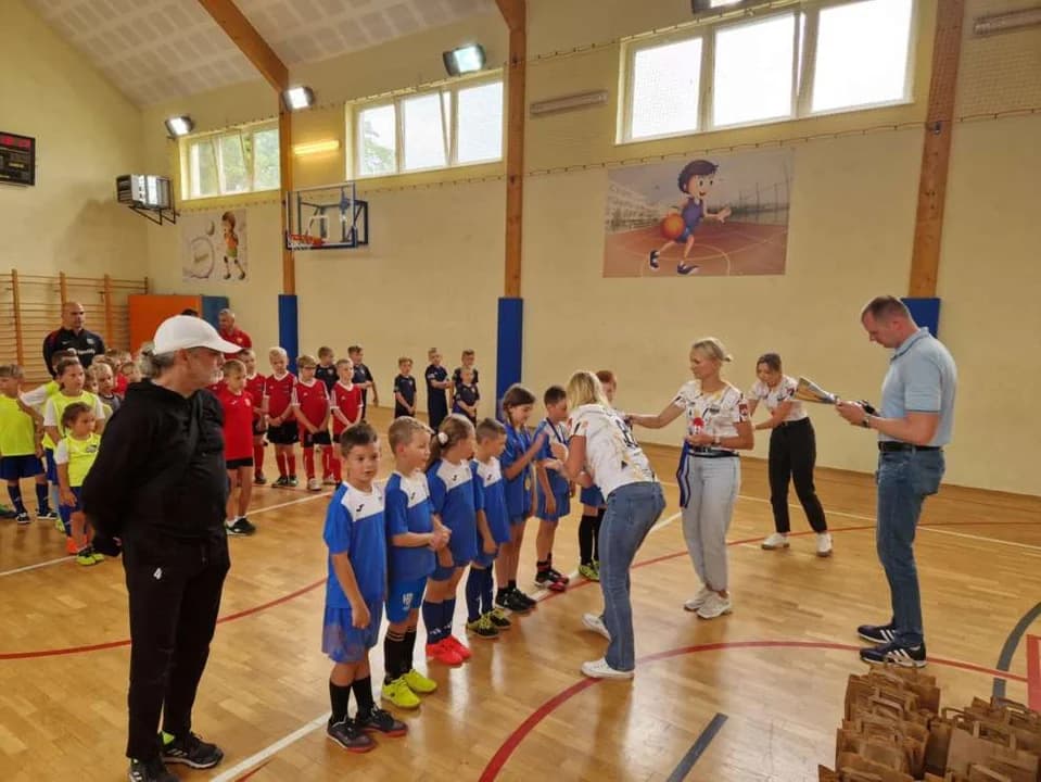 Sportowa rywalizacja i dobra zabawa towarzyszyły urodzinowemu turniejowi Essy Mieszków. Zobacz ZDJĘCIA — zdjęcie 5 z 10