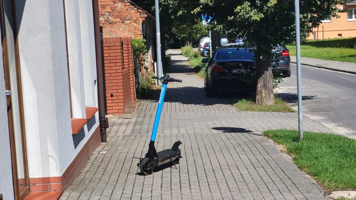 Nowe hulajnogi elektryczne w Jarocinie. Ile kosztują? Jak z nich korzystać? [ZDJĘCIA]