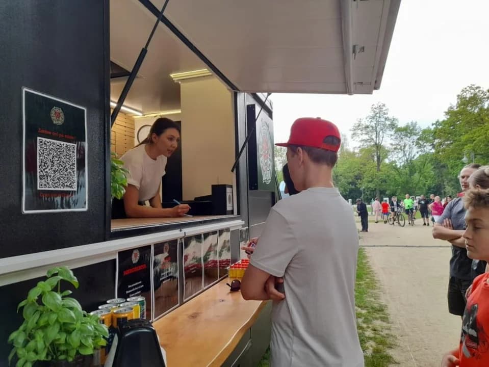 Piknik na polanie w parku Radolińskich w Jarocinie — zdjęcie 5 z 76