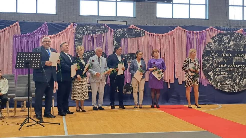 Gminne obchody Dnia Edukacji Narodowej w Jarocinie — zdjęcie 6 z 24