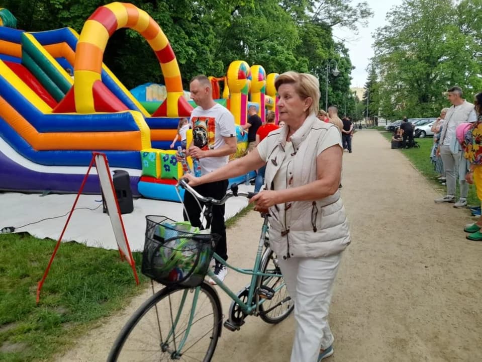 Piknik na polanie w parku Radolińskich w Jarocinie — zdjęcie 4 z 76