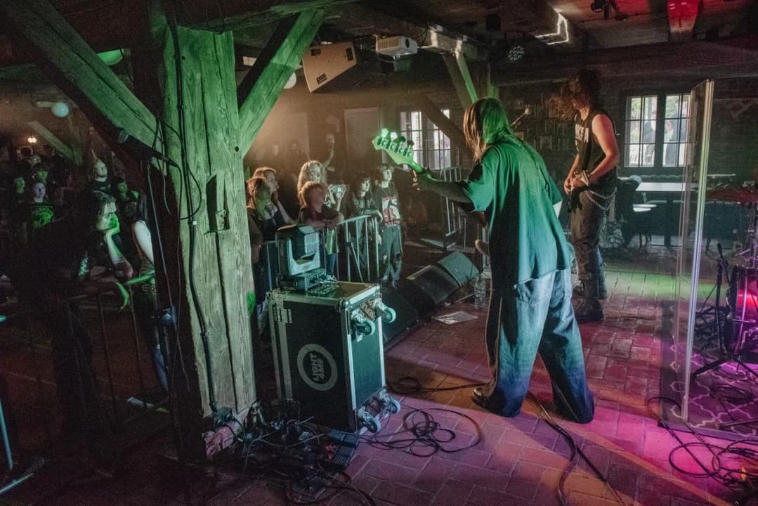 Udany koncert charytatywny w jarocińskim Spichlerzu. Grali dla zwierzaków ze schroniska