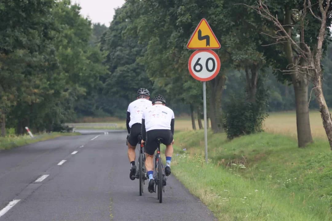 W charytatywnym celu jadą rowerami z Jarocina na Śnieżkę — zdjęcie 4 z 11
