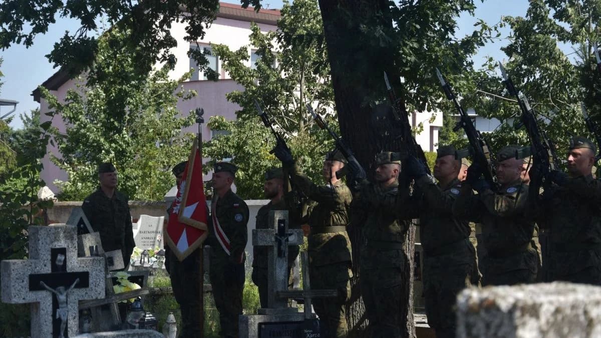Święto Wojska Polskiego w 16. Batalionie Remontu Lotnisk w Jarocinie
