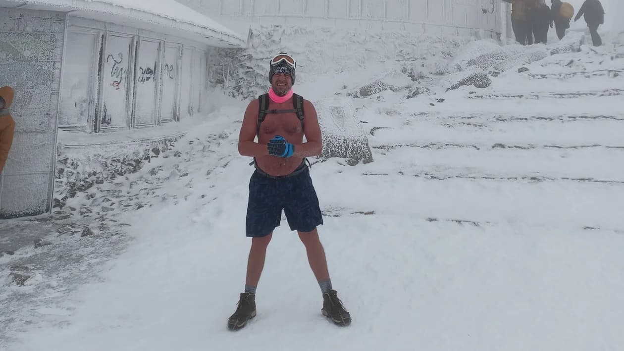 „Biegłem przy - 18°C. Zobaczyła to starsza pani. Odłożyła zakupy i się przeżegnała” - opowiada Paweł Osiełkowski z Jarocina