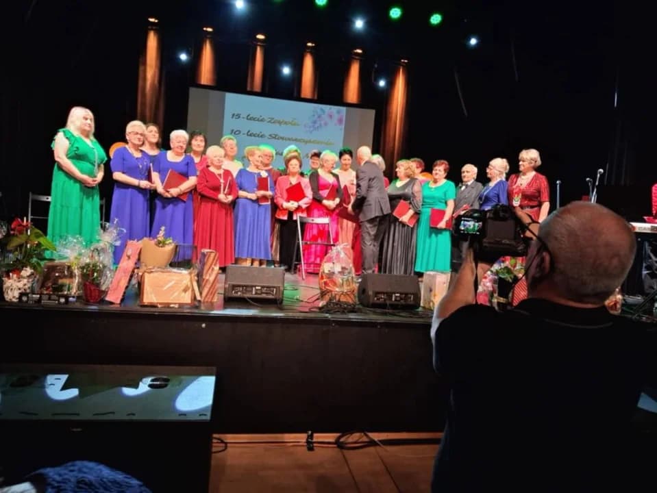 Podwójny jubileusz - „Zawsze Młodzi” świętowali w JOK-u [ZDJĘCIA, SONDA] — zdjęcie 4 z 5