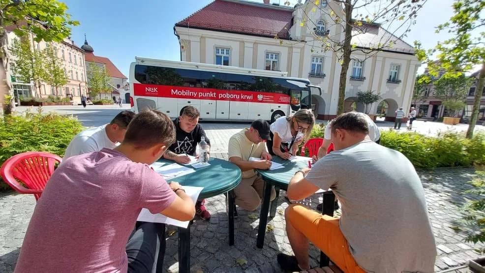 Akcja oddawania krwi na jarocińskim rynku — zdjęcie 4 z 5