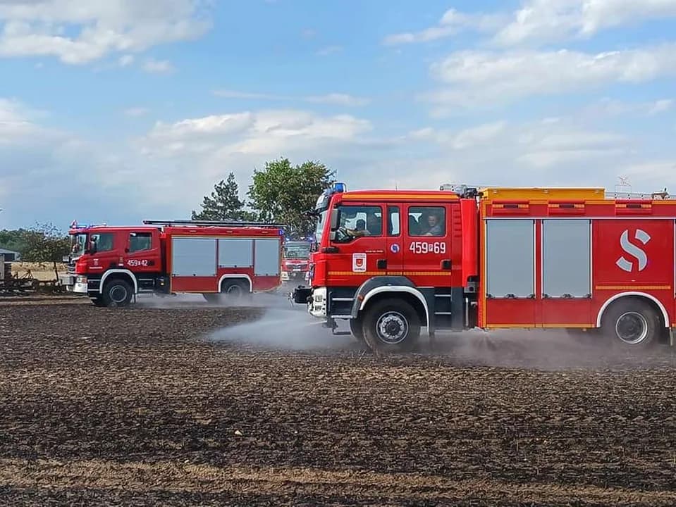 Pożar w Boguszynku w gminie Nowe Miasto — zdjęcie 1 z 26