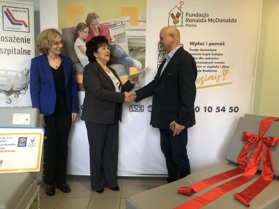 Siedem łóżko-foteli dla Szpitala Powiatowego w Jarocinie od Fundacji Ronalda McDonalda [ZDJĘCIA] — zdjęcie 4 z 19