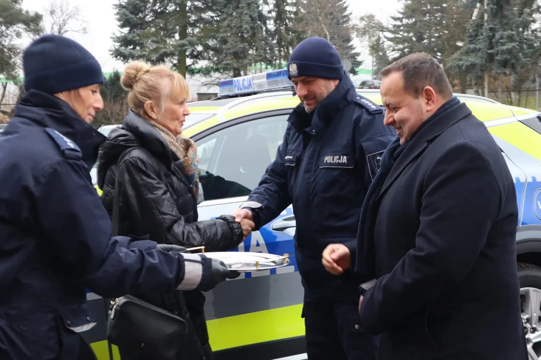 Nowy radiowóz dla policjantów z Nowego Miasta. Gmina dołożyła się do zakupu — zdjęcie 2 z 6