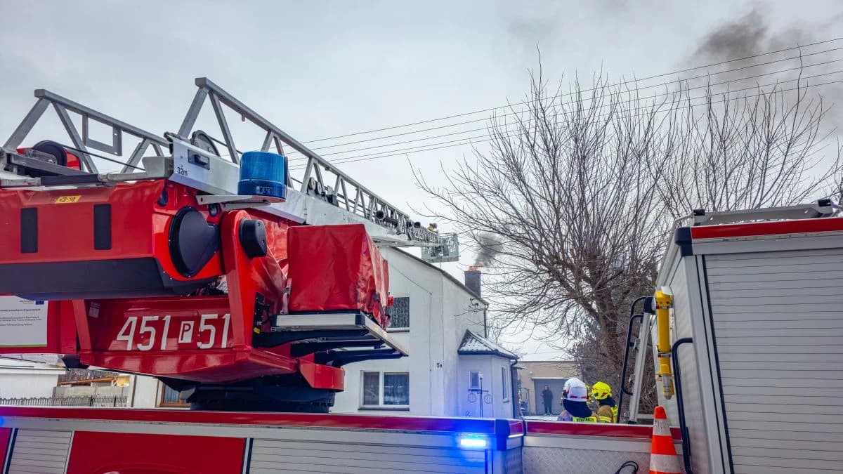 Pożar sadzy w kominie w Wilkowyi