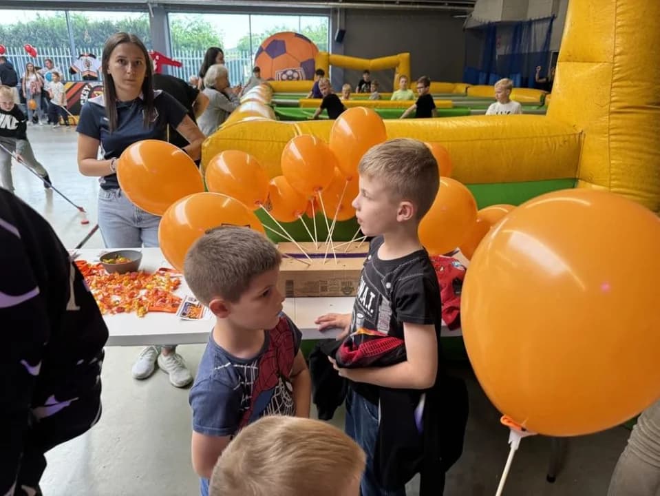 Dzień Dziecka na lodowisku w czerwcu? W Jarocinie to możliwe — zdjęcie 2 z 77