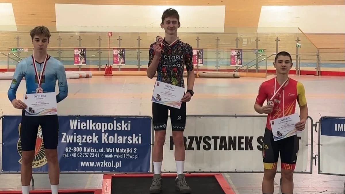 Kolarze Victorii Jarocin na zawodach "Przystanek Sport"