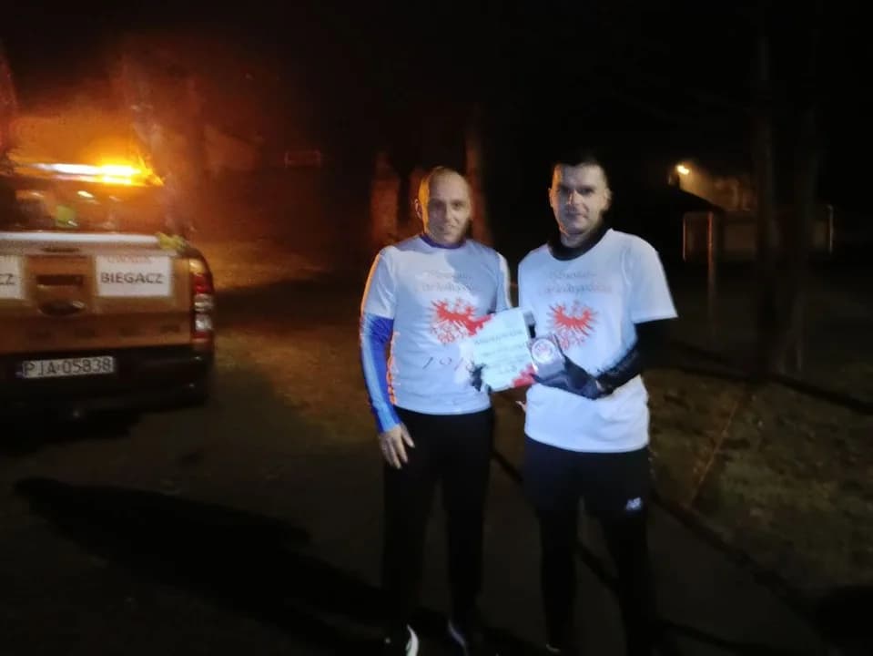 W biegu uczestniczył między innymi wiceburmistrz Łukasz Witczak (z prawej) — zdjęcie 5 z 79