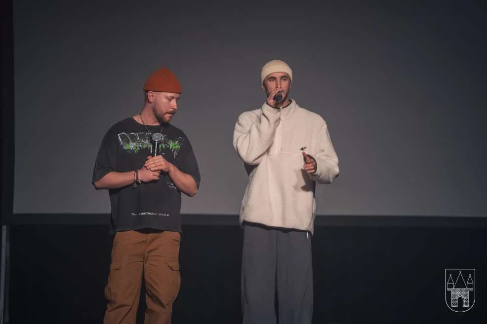 Koncert duetu Alien x Majtis w Jarocinie — zdjęcie 4 z 40