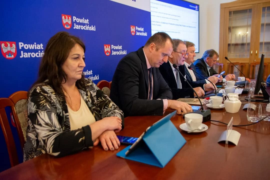 Sesja Rady Powiatu Jarocińsiego — zdjęcie 2 z 18