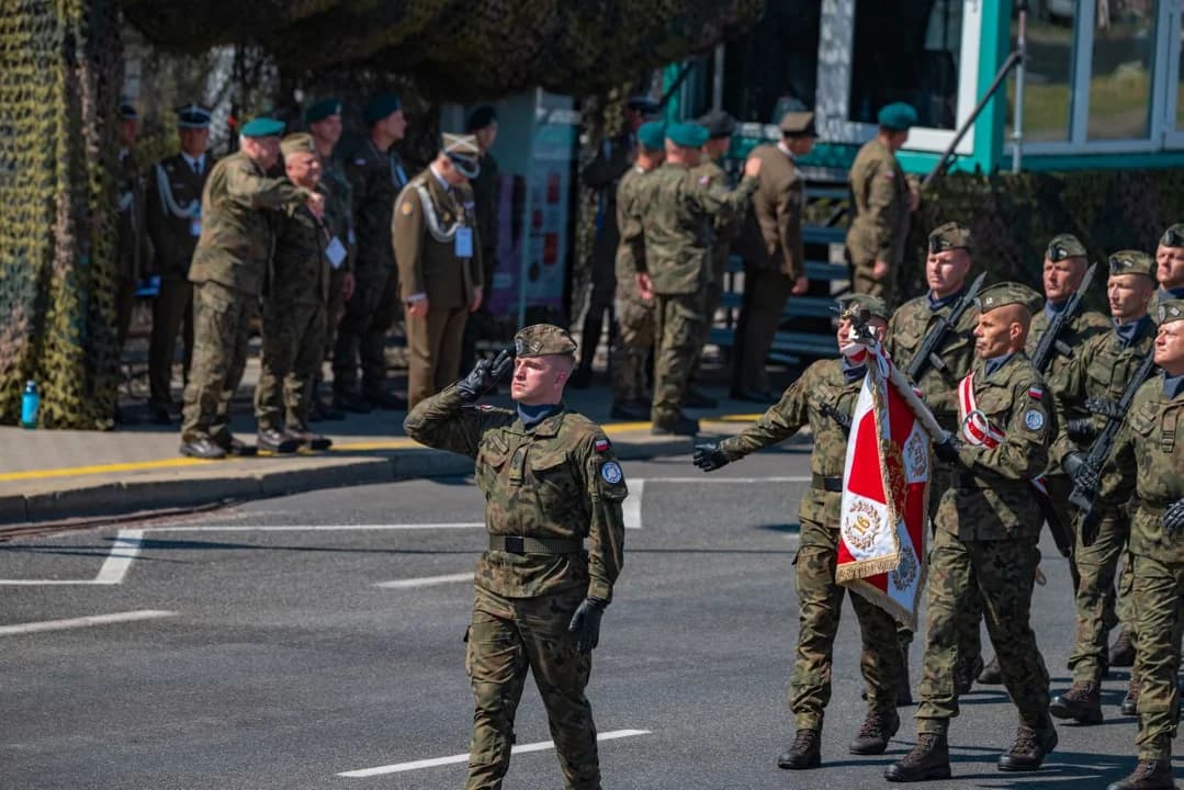 Żołnierze z 16. Jarocińskiego Batalionu Remontu Lotnisk defilowali w Warszawie [ZDJĘCIA]