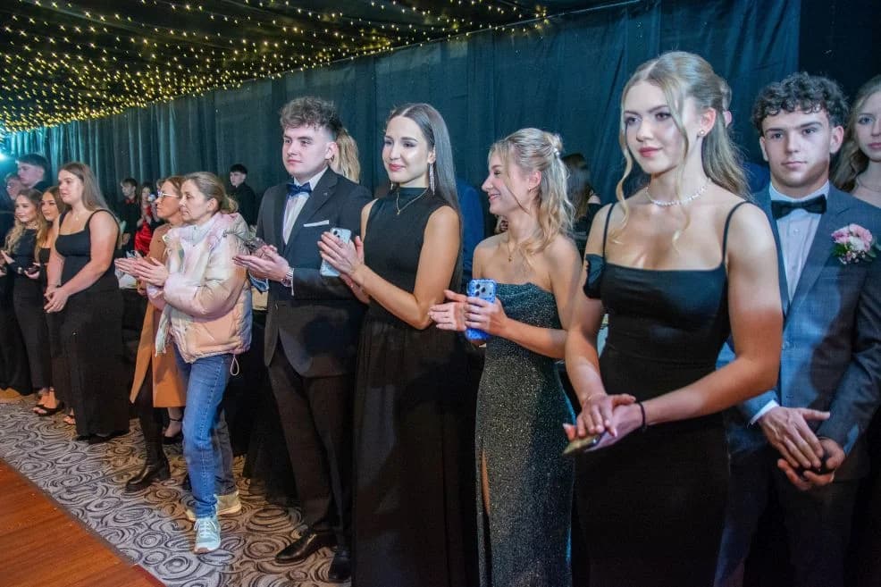 Studniówka LO w Jarocinie cz.2 — zdjęcie 6 z 79
