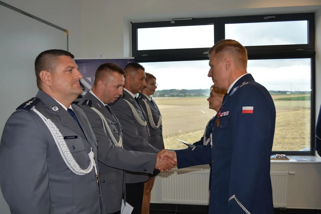 Jarocińska policja świętowała. 30 funkcjonariuszy awansowało na wyższe stopnie [ZOBACZ LISTĘ]