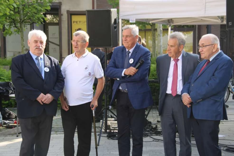 Wielkie święto na rynku - jarociński samorząd obchodzi 35. urodziny. Zobacz, kto był, a kogo zabrakło [ZDJĘCIA]