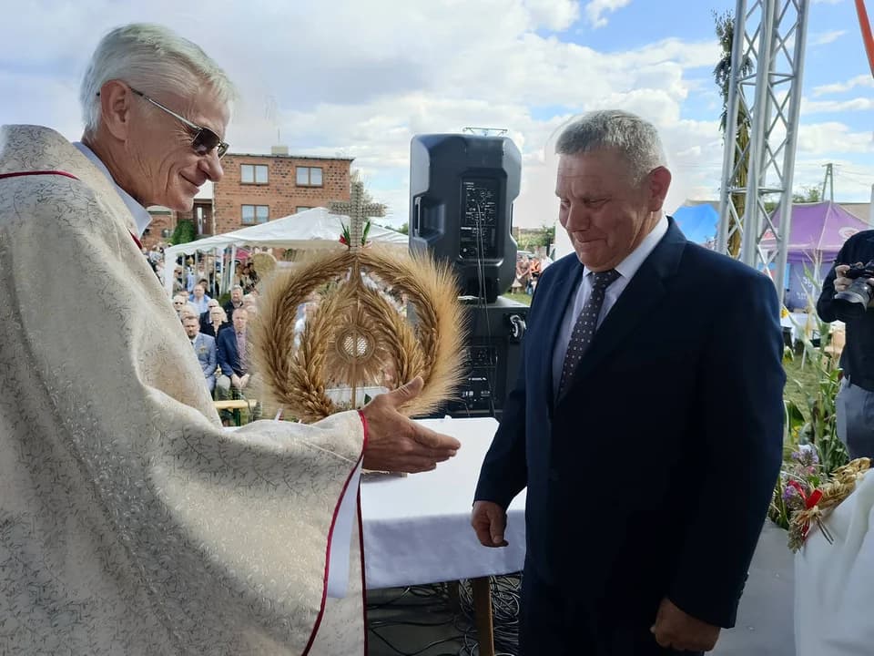 Antonin świętował rekordowe plony. Dożynki z orkiestrą, gwarą i biesiadą [ZDJĘCIA] — zdjęcie 6 z 49
