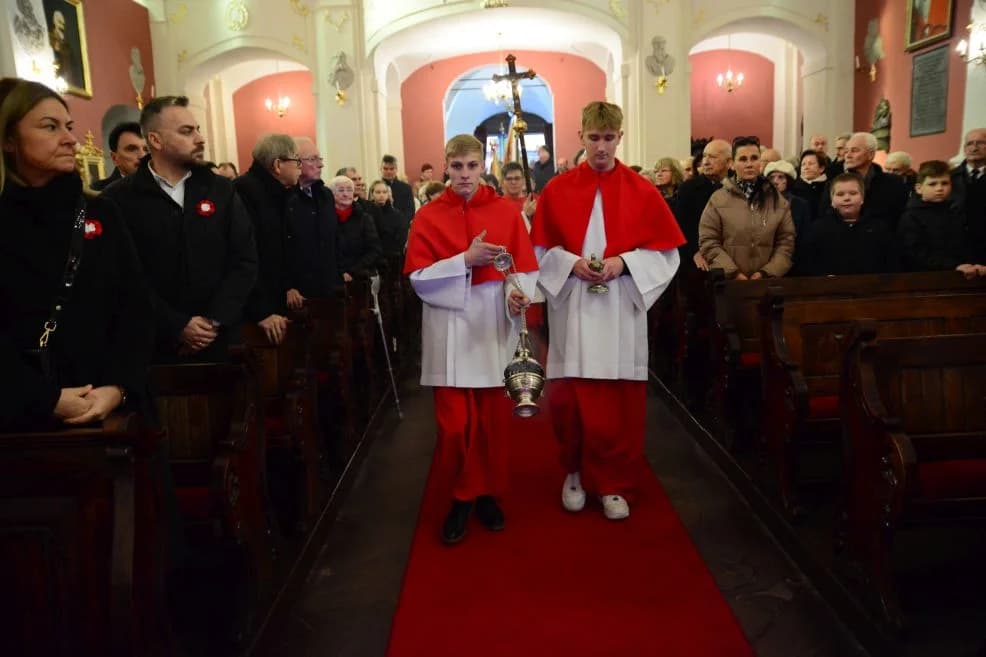 Uroczystości Święta Niepodległości i odpust w parafii św. Marcina w Jarocinie — zdjęcie 6 z 111