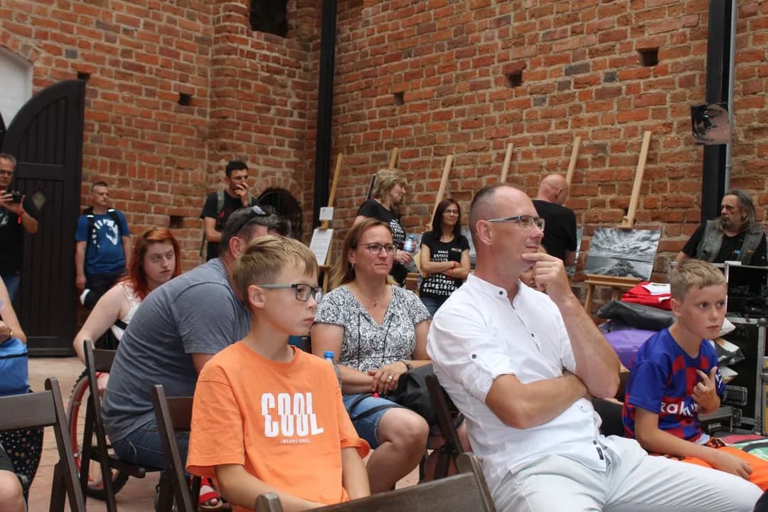 Spotkanie z Krzysztofem Piersą - pisarzem i terapeutą w ramach imprez towarzyszących Jarocin Festiwalu 2023 — zdjęcie 4 z 34