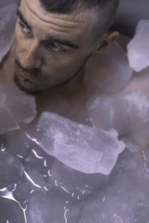 „Biegłem przy - 18°C. Zobaczyła to starsza pani. Odłożyła zakupy i się przeżegnała” - opowiada Paweł Osiełkowski z Jarocina — zdjęcie 5 z 11