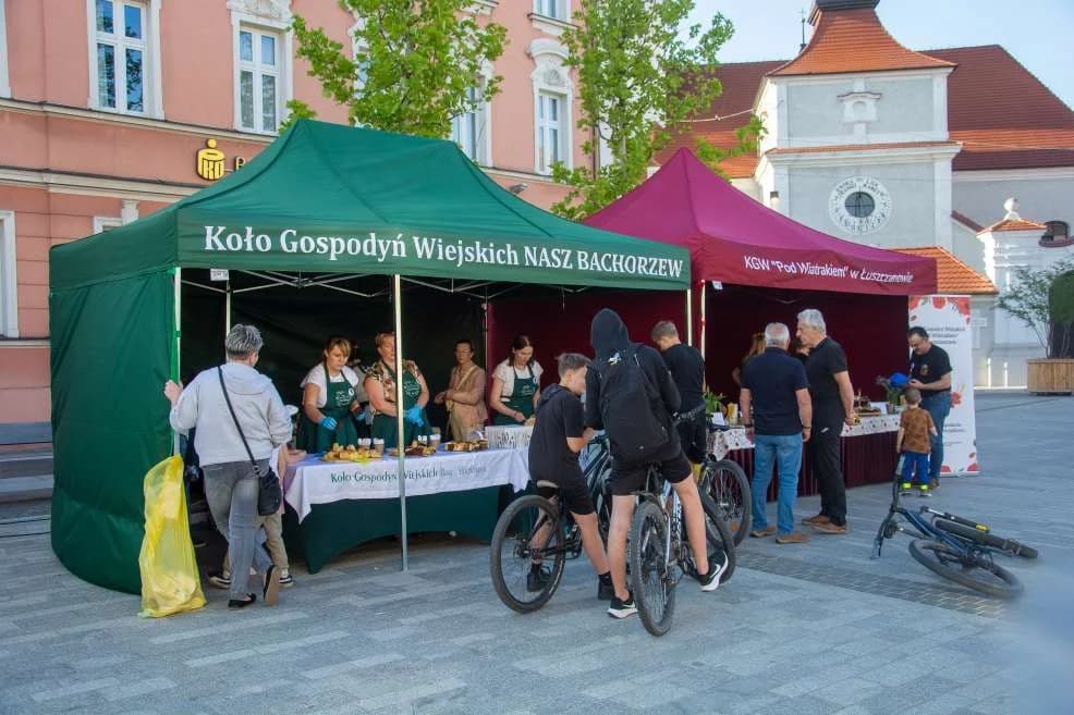 Wielkie święto na rynku - jarociński samorząd obchodzi 35. urodziny. Zobacz, kto był, a kogo zabrakło [ZDJĘCIA]