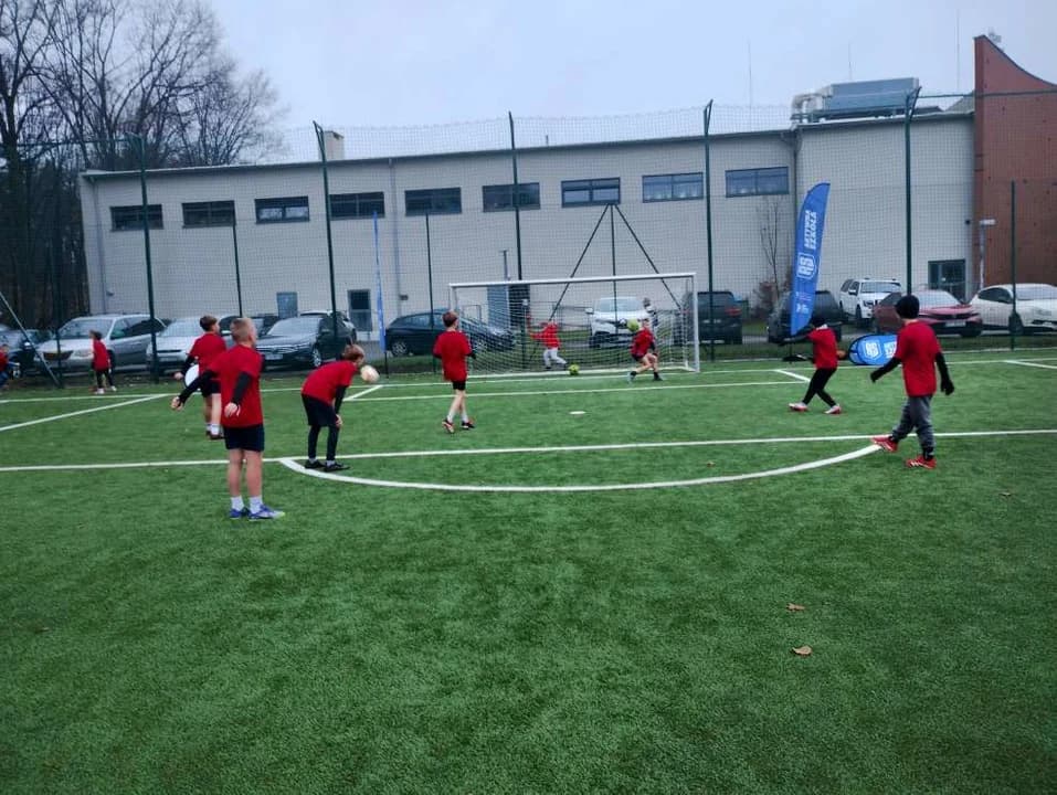 Sukces uczniów jarocińskiej „piątki” w Finale Ogólnopolskiego Turnieju „Z Orlika na Stadion” [ZDJĘCIA, SONDA]