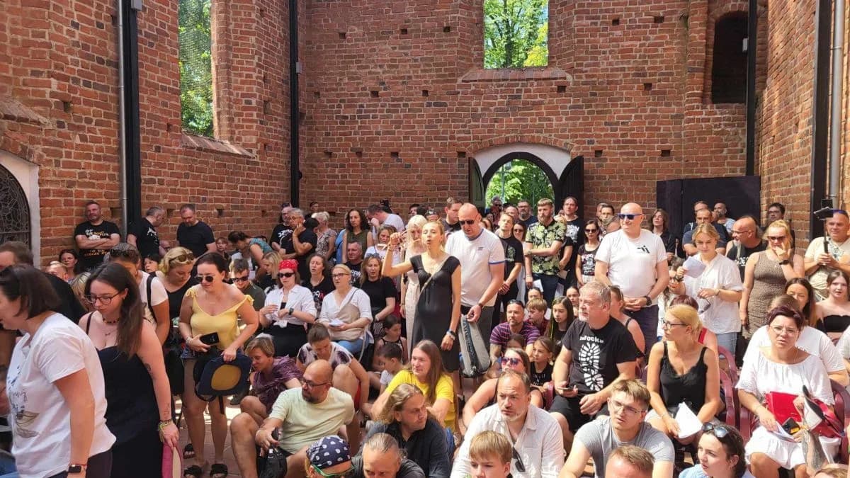 Msza Święta za zmarłych muzyków na Jarocin Festiwal 2024