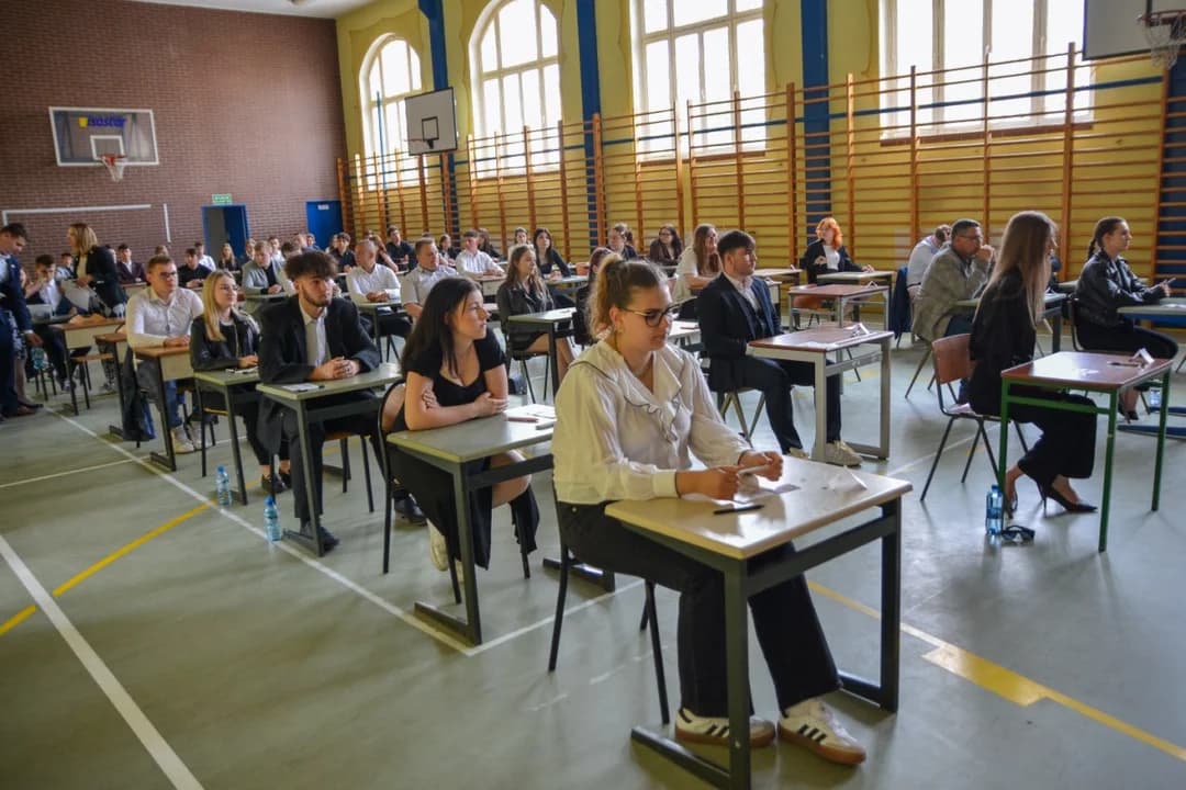 Wystartowała matura. Pierwszego dnia zdający piszą egzamin z języka polskiego na poziomie podstawowym. W powiecie jarocinskim zdaje ją ponad 540 uczniów.