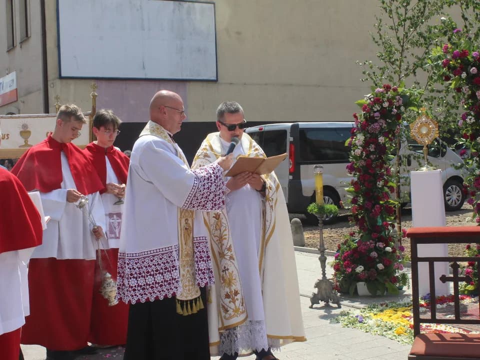Ksiądz Tomasz Jakubowski odchodzi z parafii św. Marcina w Jarocinie — zdjęcie 4 z 5