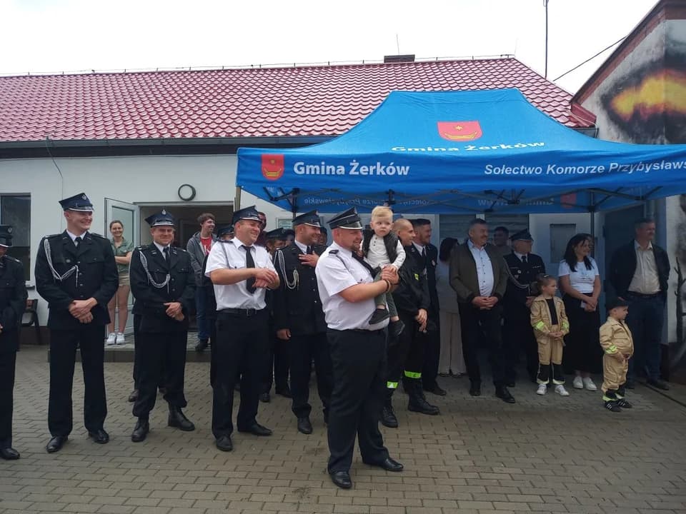 Poświęcenie samochodu OSP Komorze Przybysławskie i festyn rodzinny [ZDJĘCIA] — zdjęcie 4 z 50