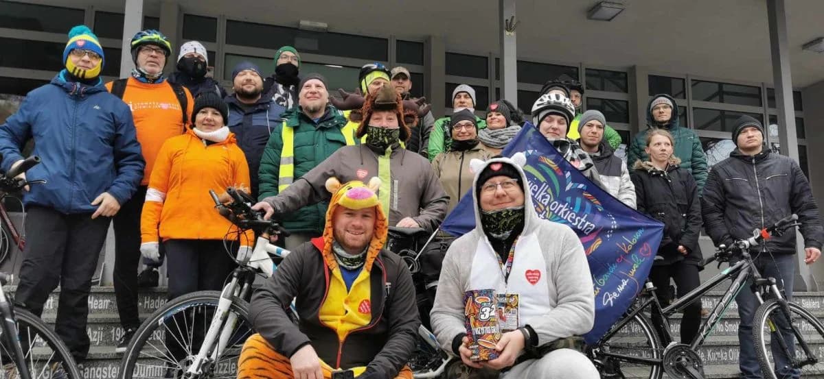 Rajd RoweLOVE Jarocin. Z puszką jadą 32 kilometry na 32. finał WOŚP-u [ZDJĘCIA]