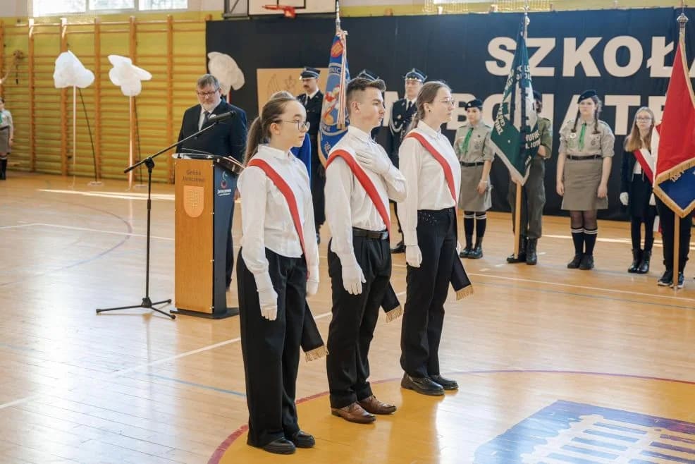 Szkole Podstawowej w Jaraczewie nadano imię Bohaterów Armii „Poznań”