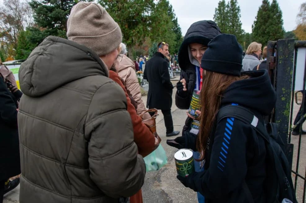 Uroczystości Wszystkich Świętych w Jarocinie — zdjęcie 3 z 80