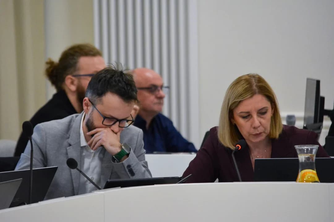 Posiedzenie Rady Miejskiej w Jarocinie (grudzień 2025) — zdjęcie 2 z 24
