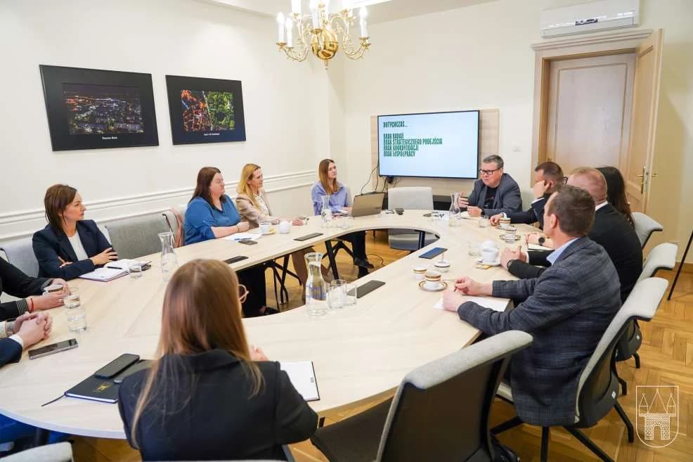 Chcą „sprzedawać” atrakcje turystyczne - gminy Ziemi Jarocińskiej łączą siły w jednym celu [ZDJĘCIA]
