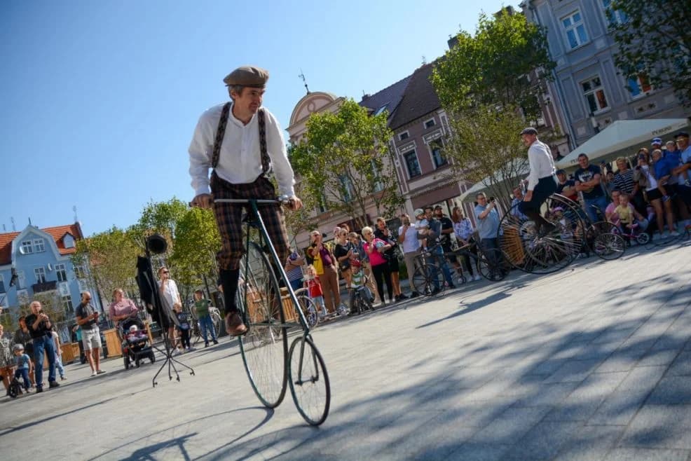 Jazdę na wysokim poziomie w centrum Jarocina zapewniła ekipa bicykle.pl — zdjęcie 4 z 145