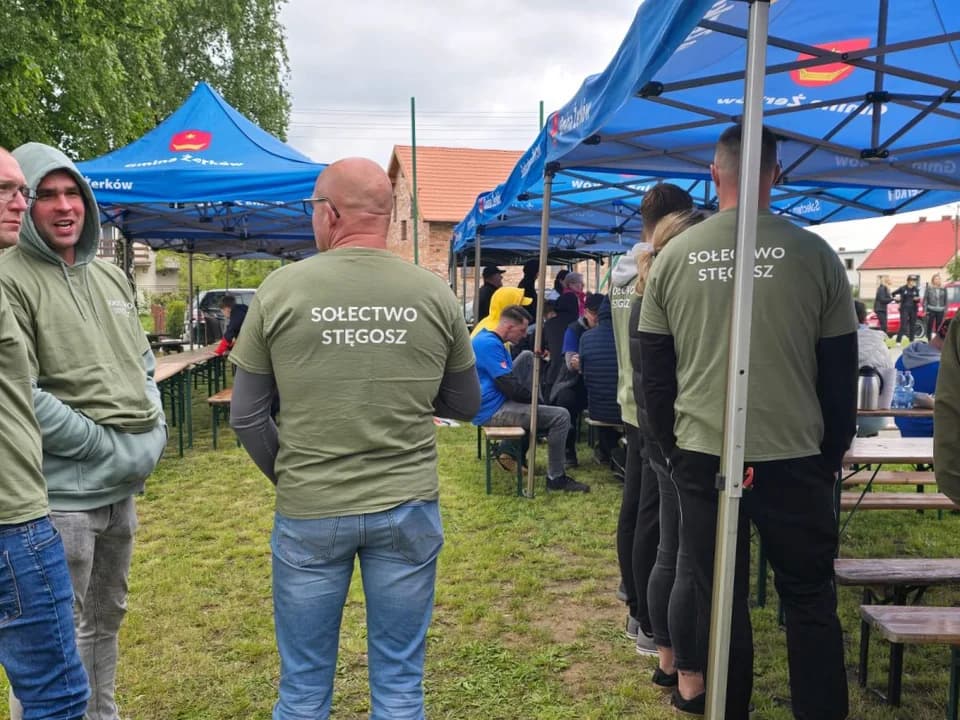 10 drużyn z gminy Żerków rywalizowało w Turnieju Sołectw w Chrzanie. Kto zwyciężył i zorganizuje kolejną edycję? [ZDJĘCIA] — zdjęcie 2 z 16