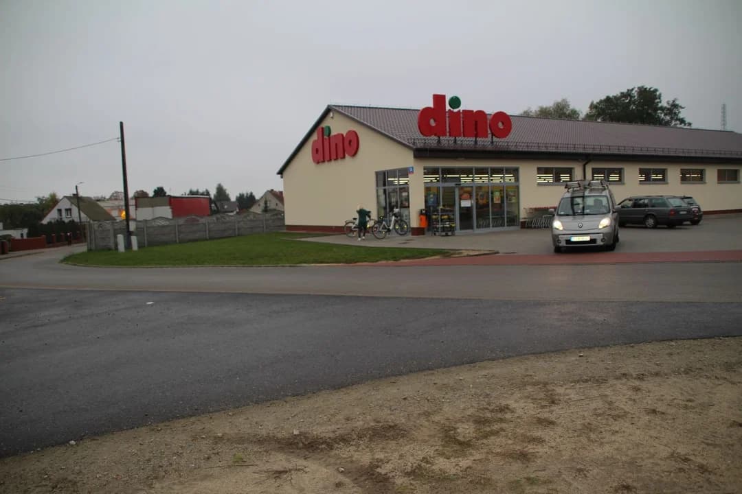 Piesi alarmują o zagrożeniu w okolicy jednego z marketów w Jarocinie — zdjęcie 6 z 11