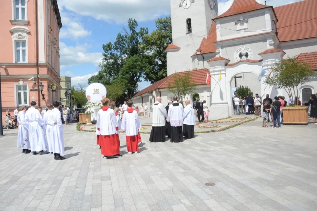 Boże Ciało w Jarocinie. ZOBACZ zdjęcia z największej procesji [GALERIA] — zdjęcie 3 z 231