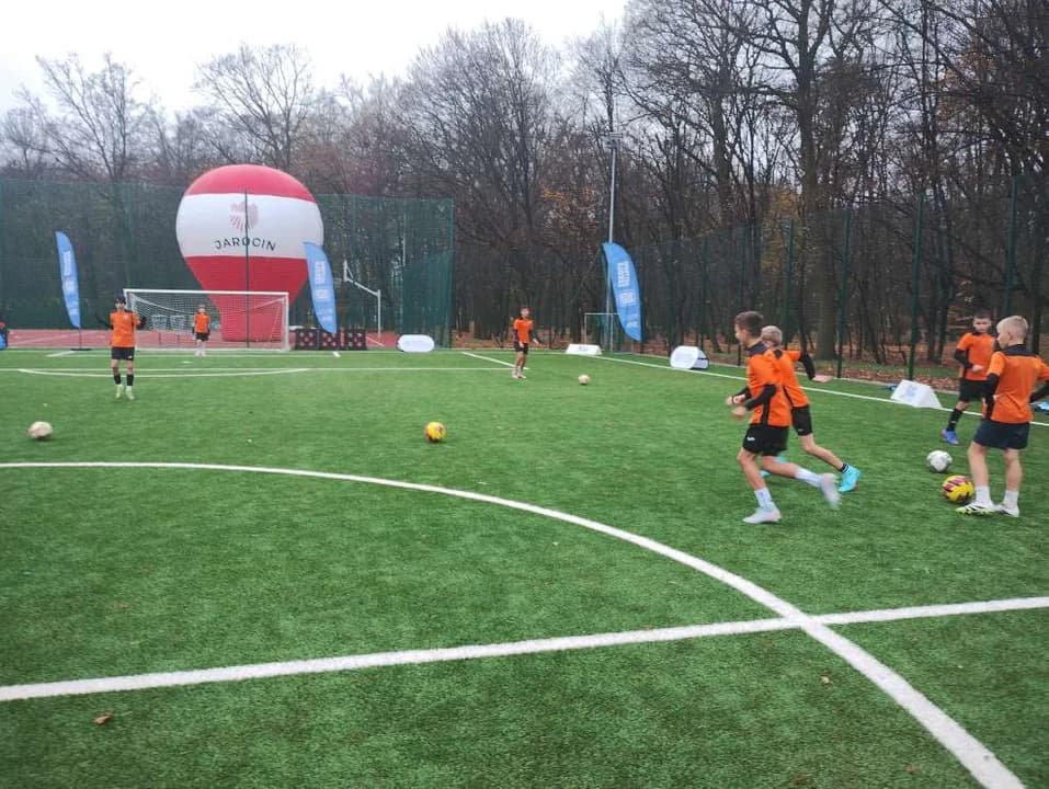 Sukces uczniów jarocińskiej „piątki” w Finale Ogólnopolskiego Turnieju „Z Orlika na Stadion” [ZDJĘCIA, SONDA]