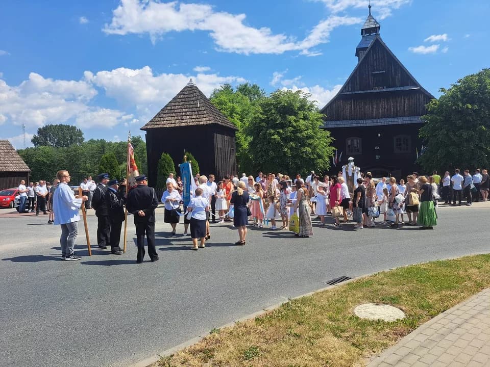 Procesja Bożego Ciała w Magnuszewicach [ZDJĘCIA] — zdjęcie 3 z 18