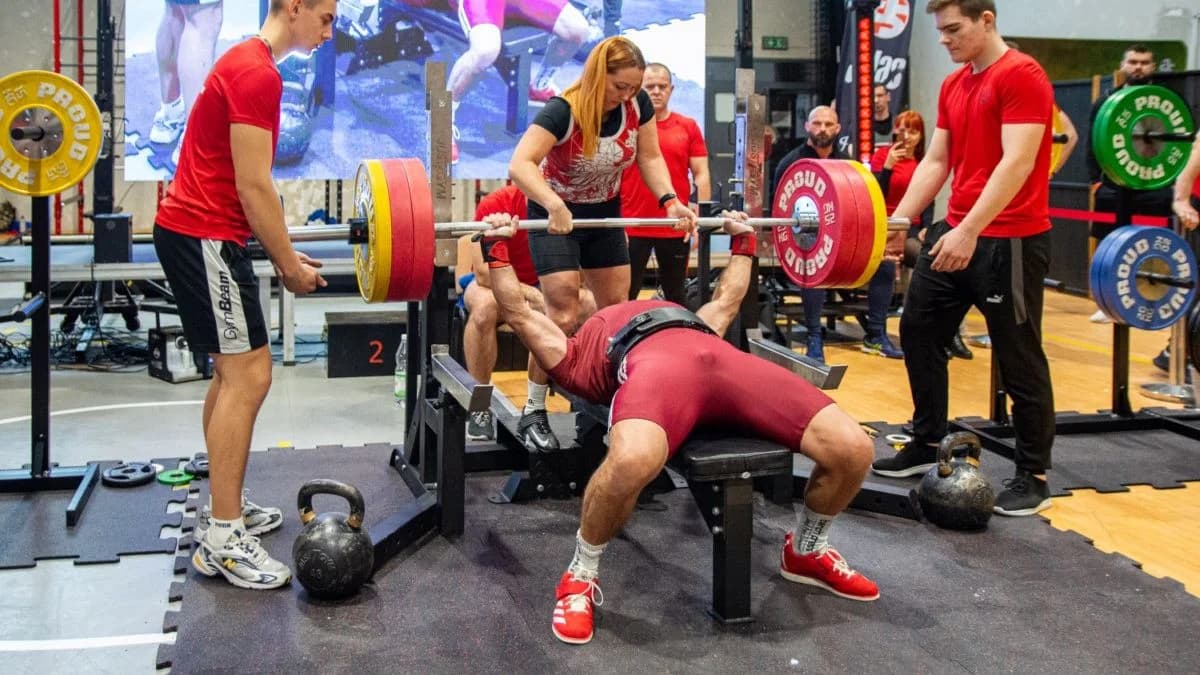 Spore ciężary wyciskane na zawodach Atlas Fitness Club 2025 [ZDJĘCIA] — zdjęcie 2 z 57