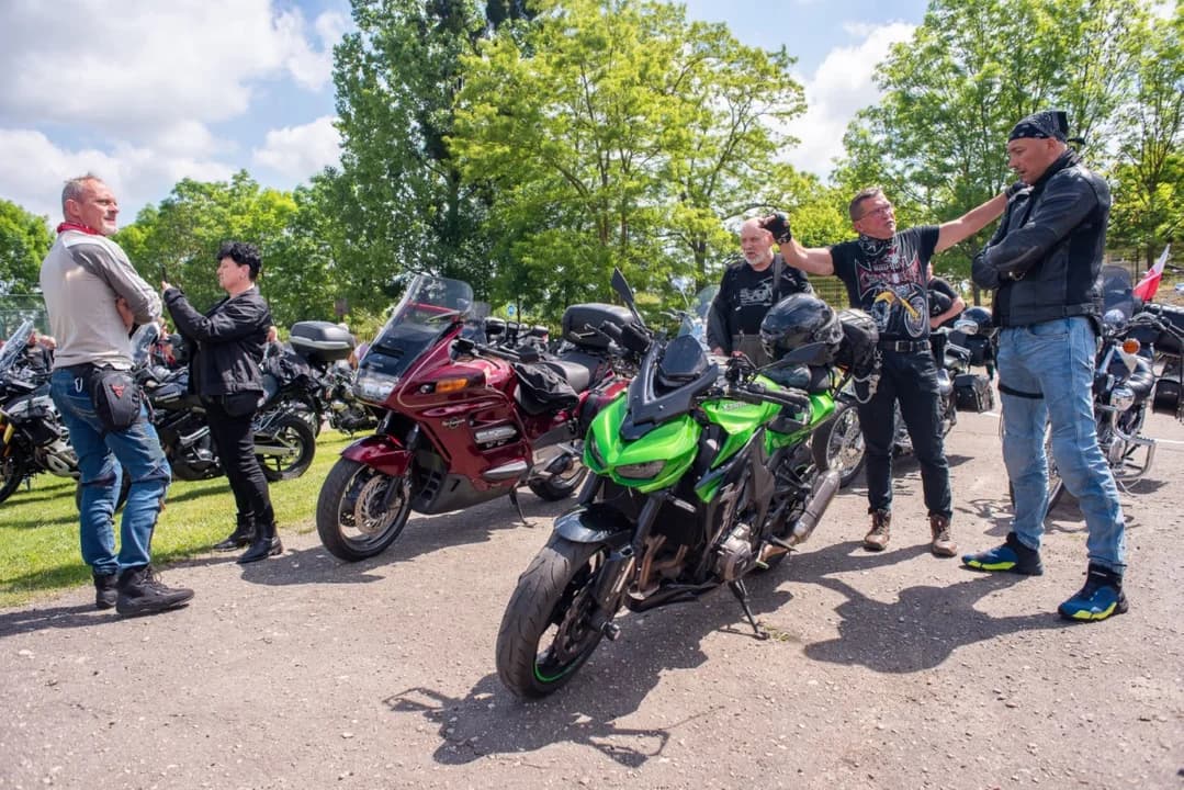 Sezon motocyklowy otwarty. Zlot w Żerkowie zgromadził tłumy [ZDJĘCIA, WIDEO] — zdjęcie 6 z 100