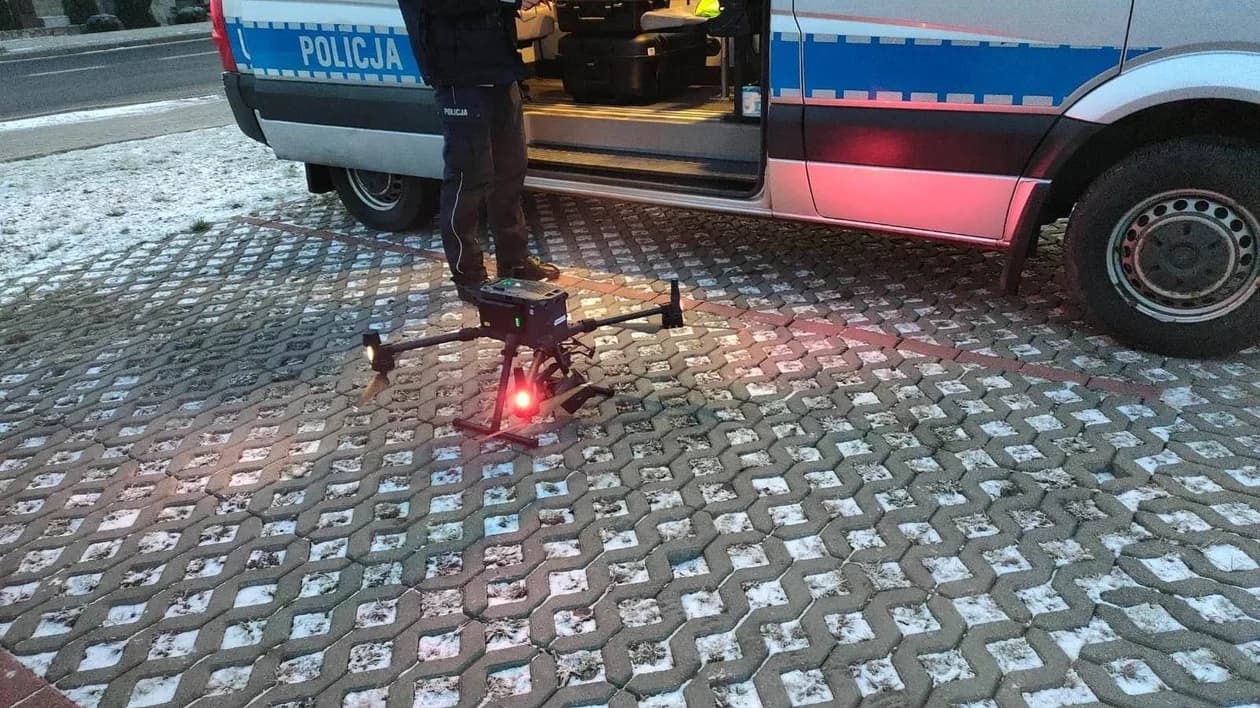 Akcja jarocińskiej policji z … powietrza. Policyjny dron ujawnił kilkanaście wykroczeń