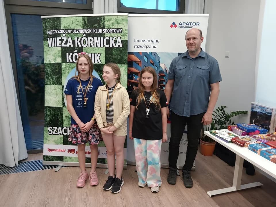 Warcabów o Puchar Apator Powogaz - Turniej 9 — zdjęcie 6 z 8